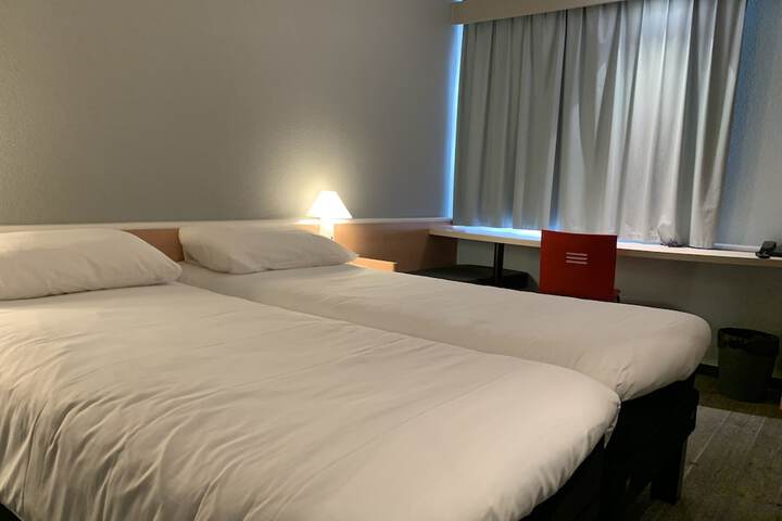 Room 21 of 64