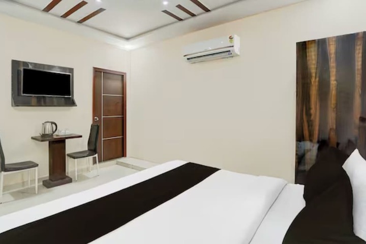 Room 14 of 14