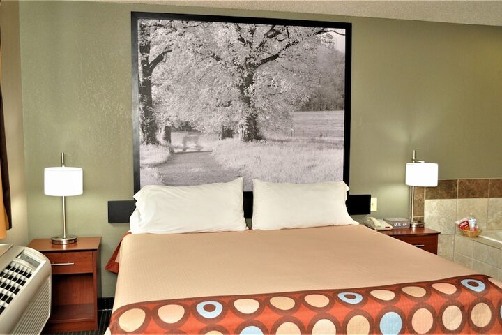 1 King Bed (11 of 19)