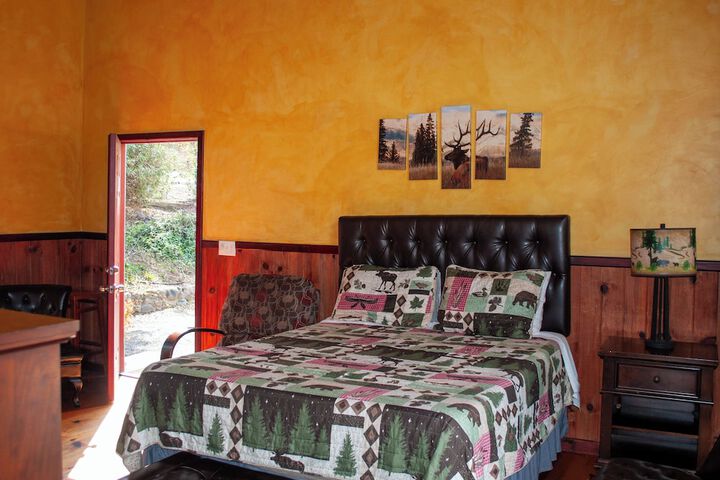 Room 37 of 227
