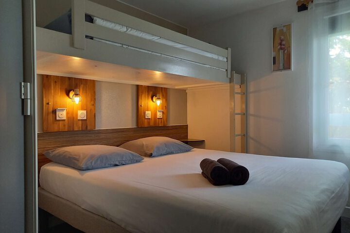 Room 30 of 80