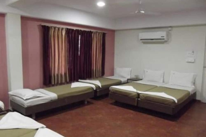 Room 6 of 28