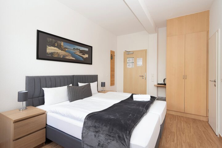 Room 8 of 49