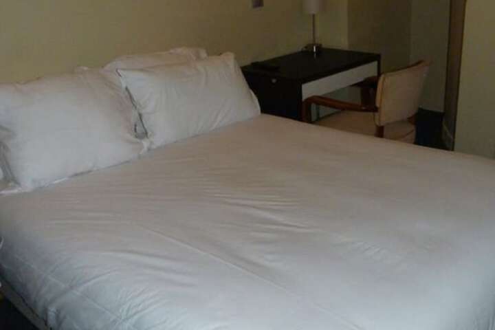 Room 5 of 14