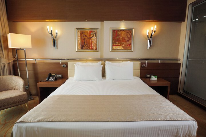 Room 36 of 127