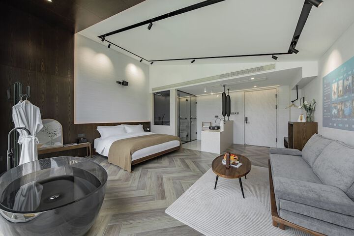 Room 15 of 119