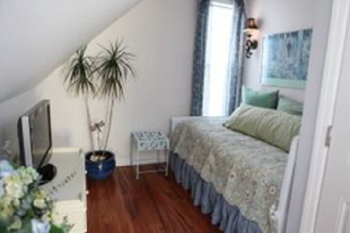 Room 16 of 31