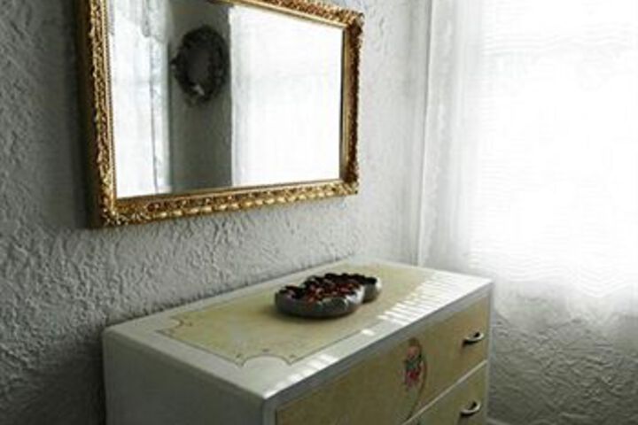 Room 64 of 77