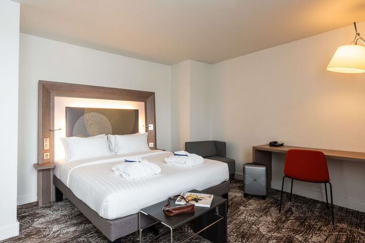 Room 27 of 119