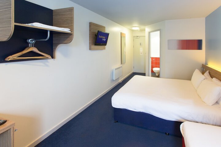 Room 6 of 34