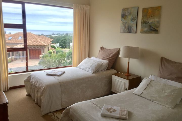 Room 5 of 28