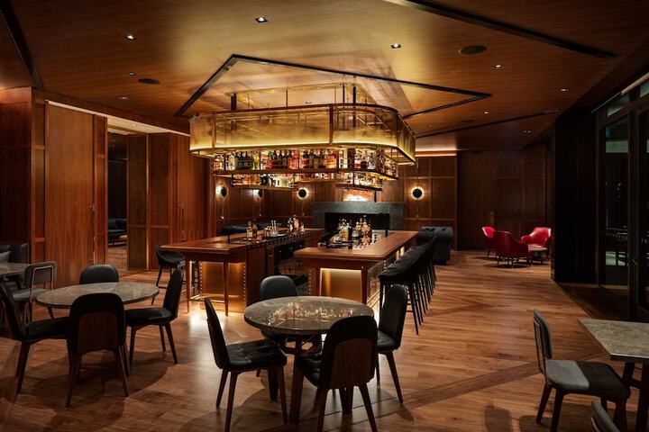 Lounge 61 of 73