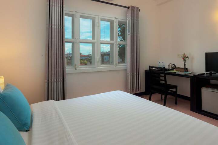 Room 9 of 49