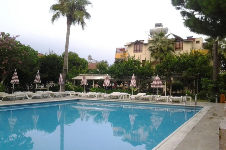 Pool 19 of 21