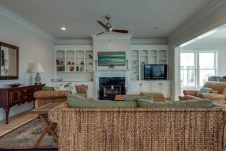 Photo of Carolina Boulevard 916