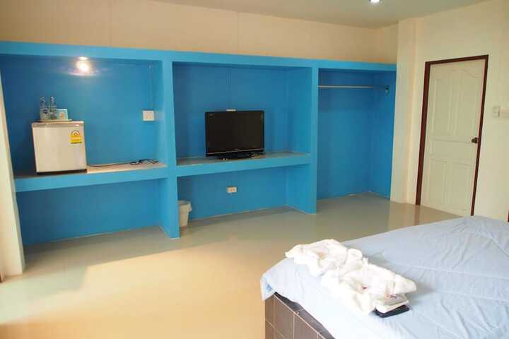 Room 16 of 32