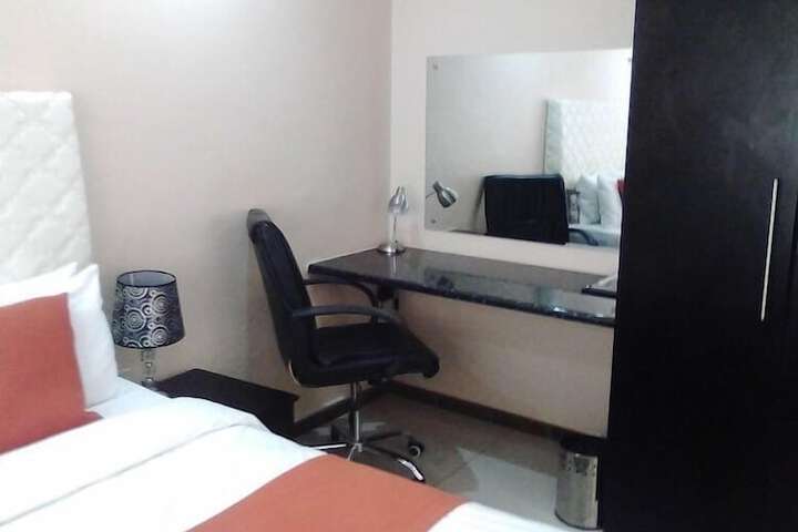 Room 9 of 22