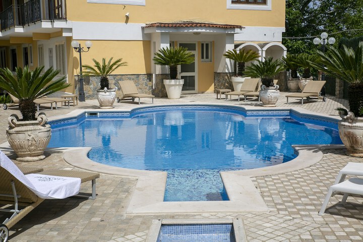 Pool 64 of 116