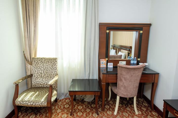 Room 27 of 44