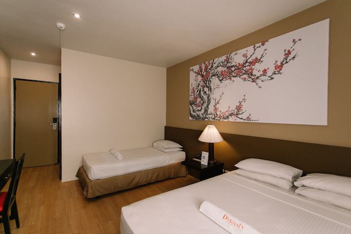 Room 85 of 158