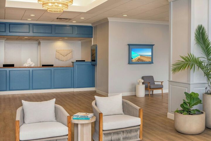 Entrance & Lobby