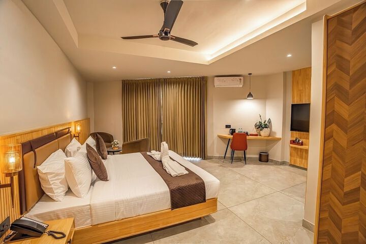 Room 28 of 100