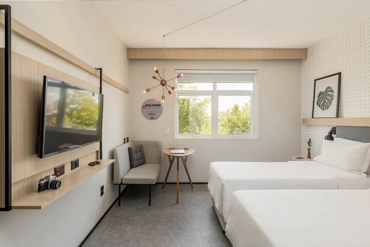 Room 13 of 45