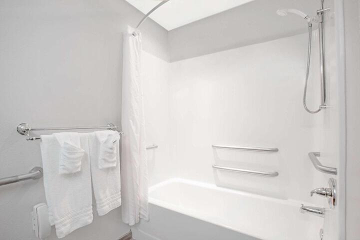 Photo 32