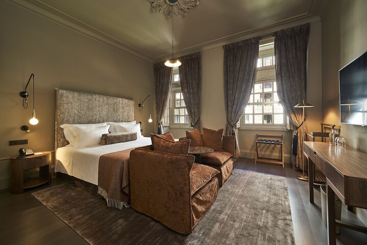 Room 10 of 53