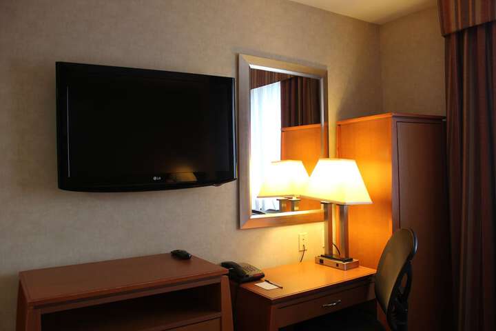 Room 9 of 40