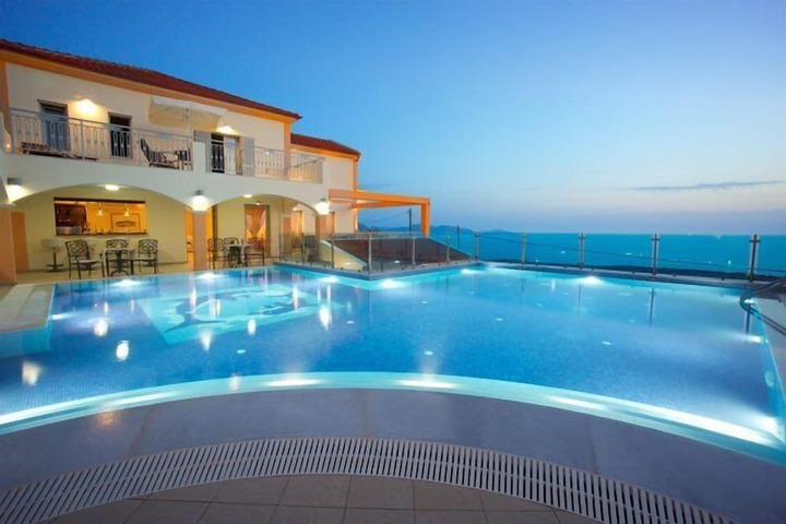Hotel 17 of 25