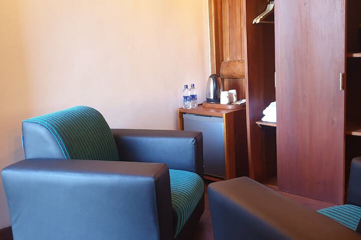 Room 4 of 49