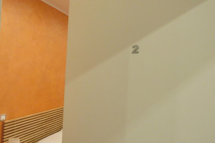 Room 17 of 37