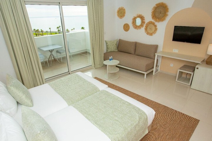 Room 18 of 147