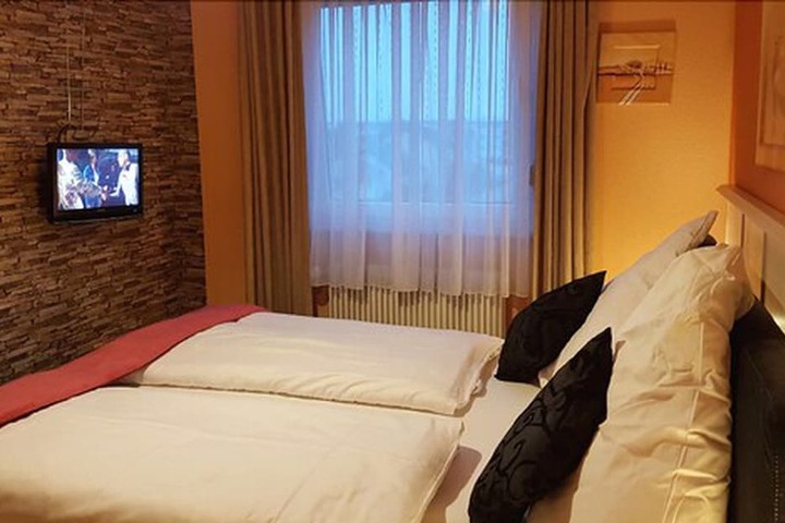 Room 5 of 47