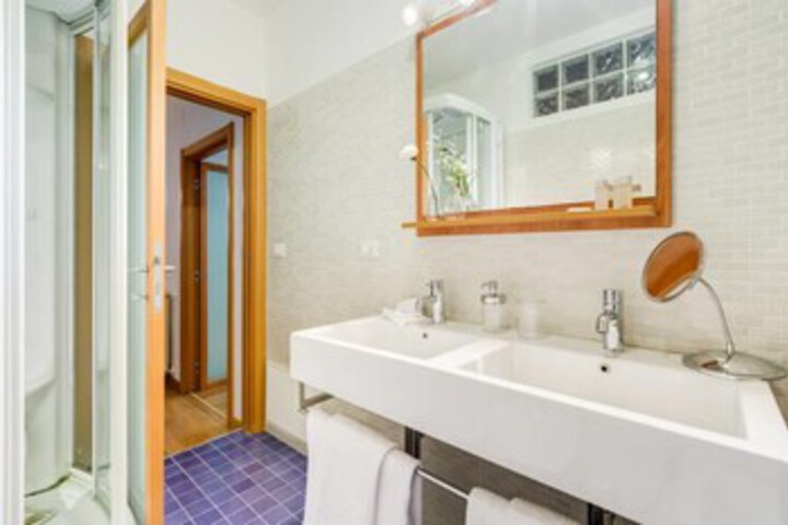 Room 3 of 22