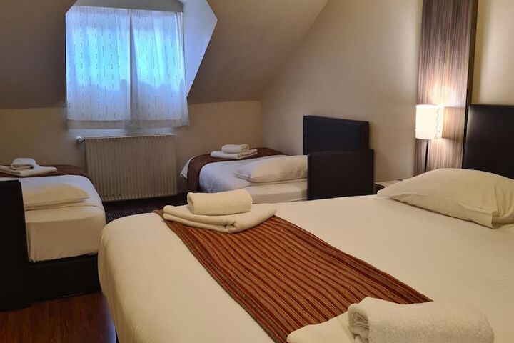 Room 5 of 43