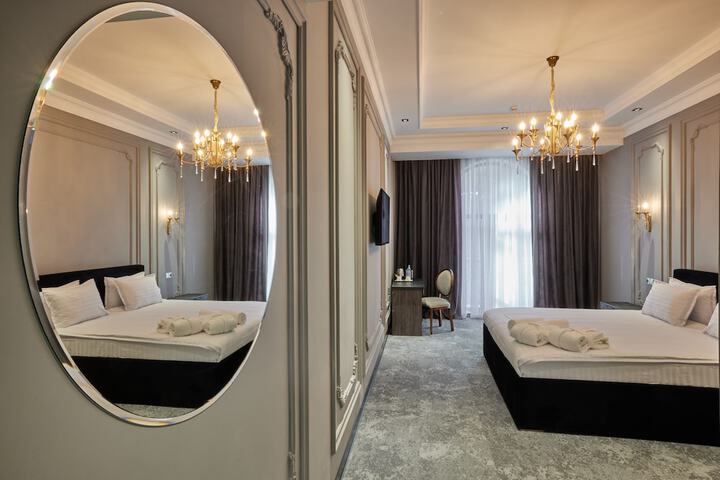 Room 4 of 31