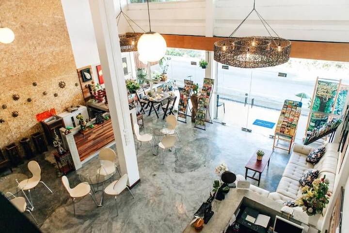 Hotel Interior 5 of 149