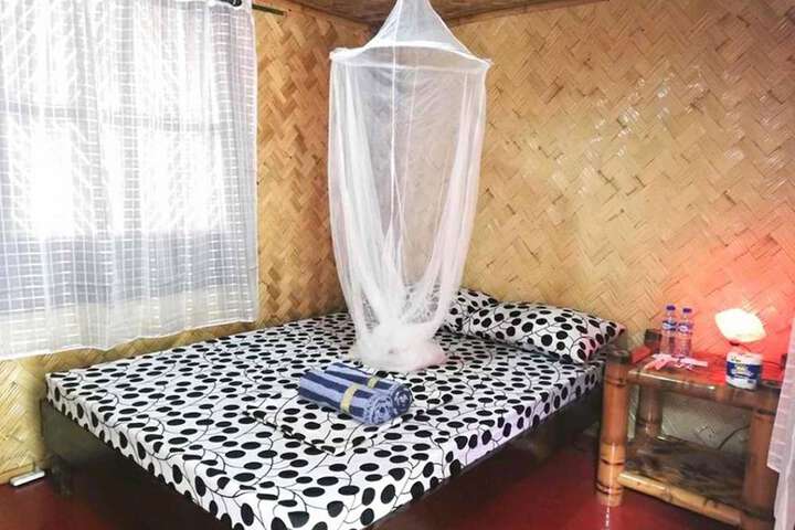 Room 4 of 63
