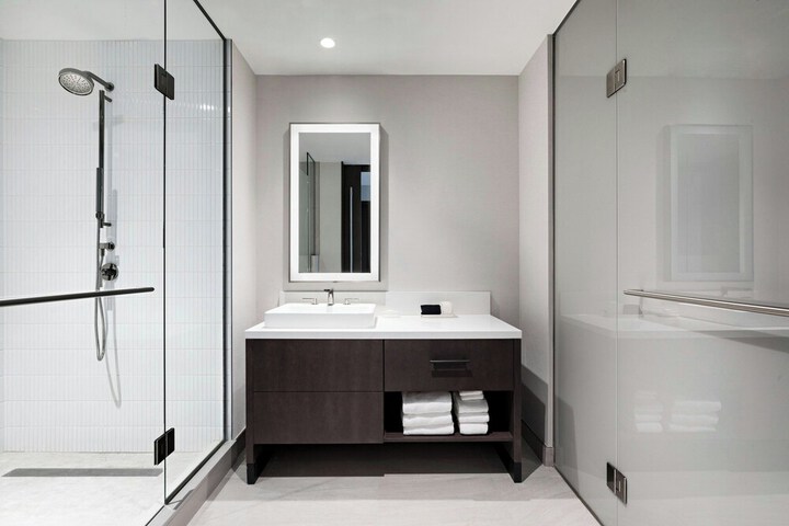 Room 46 of 65