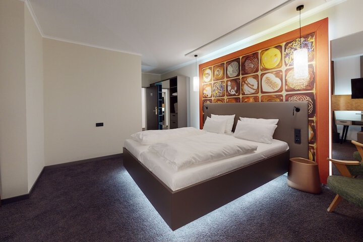 Room 13 of 50