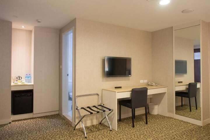Room 19 of 39