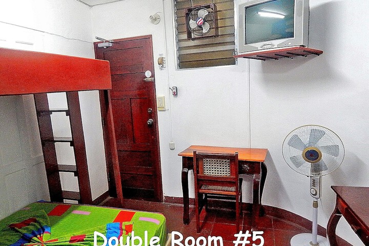 Room 17 of 46