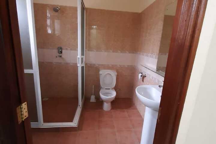 Room 12 of 18