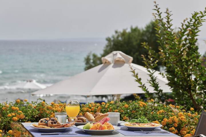 Breakfast/Coffee Service 84 of 110