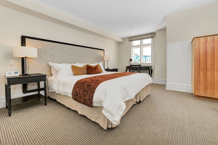 Room 8 of 42