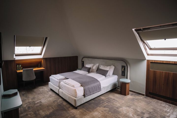 Room 70 of 120