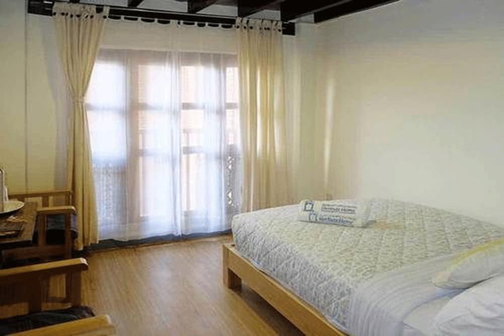 Room 9 of 64