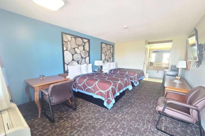 2 Double Beds (6 of 13)